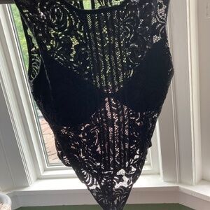 OLIVE TREE LACE SLEEVLESS BLACK LACE BODY SIZE LARGE